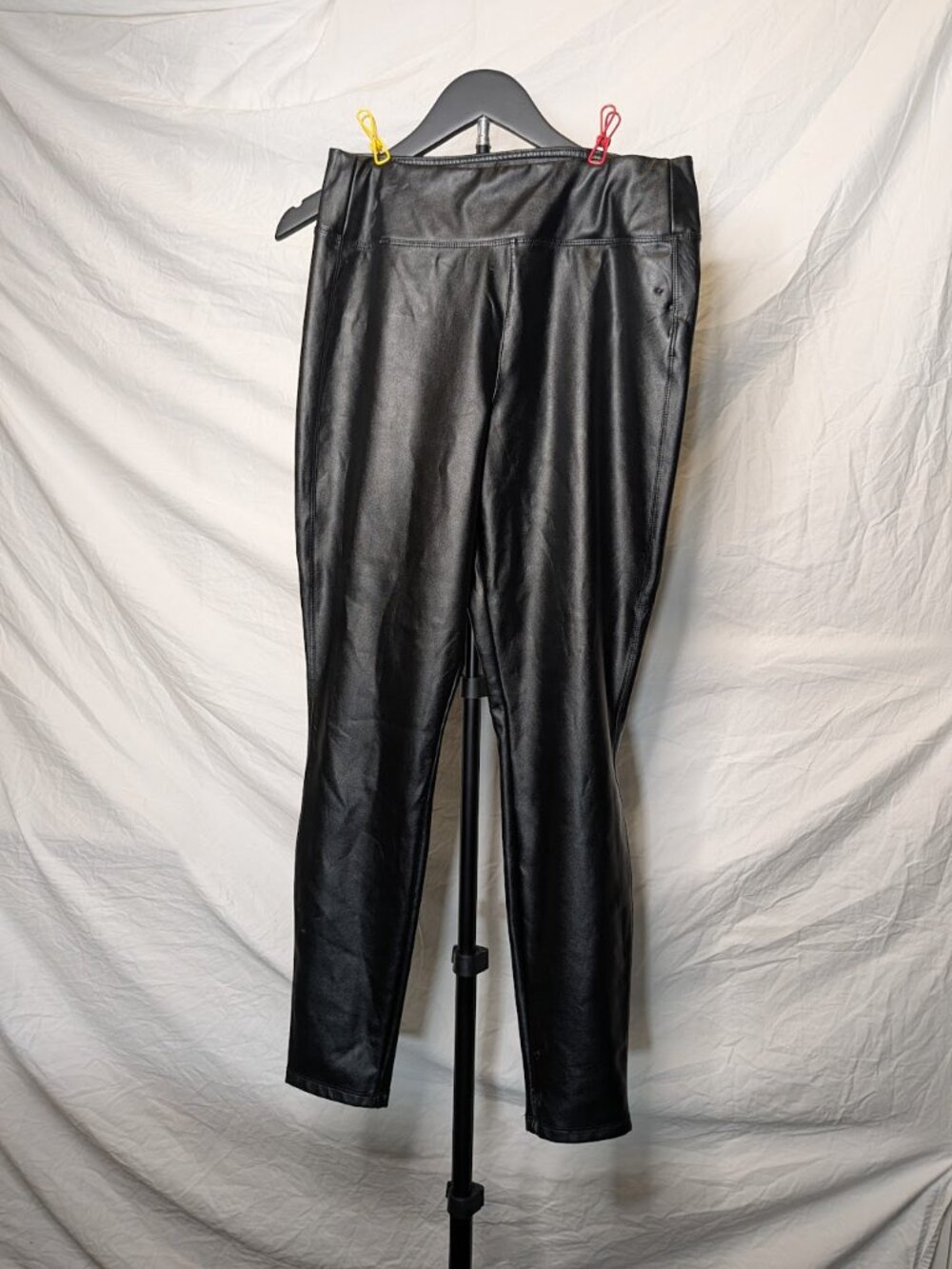 GAP Women's Medium Faux Leather Black Pull on Fleece Lined Leggings Gently Used - Picture 5 of 9